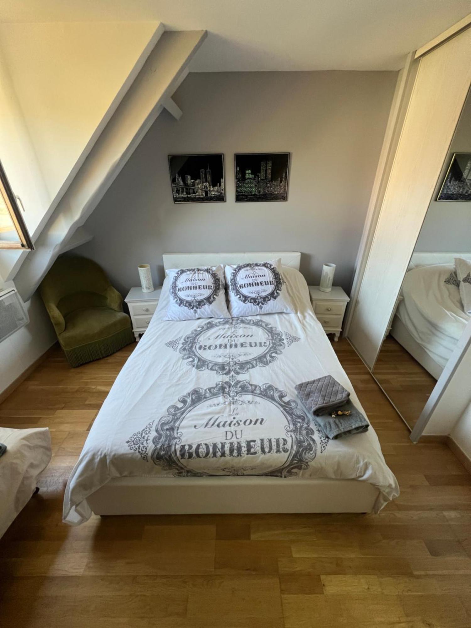 La Maison Du Bonheur Saintry-sur-Seine Dış mekan fotoğraf